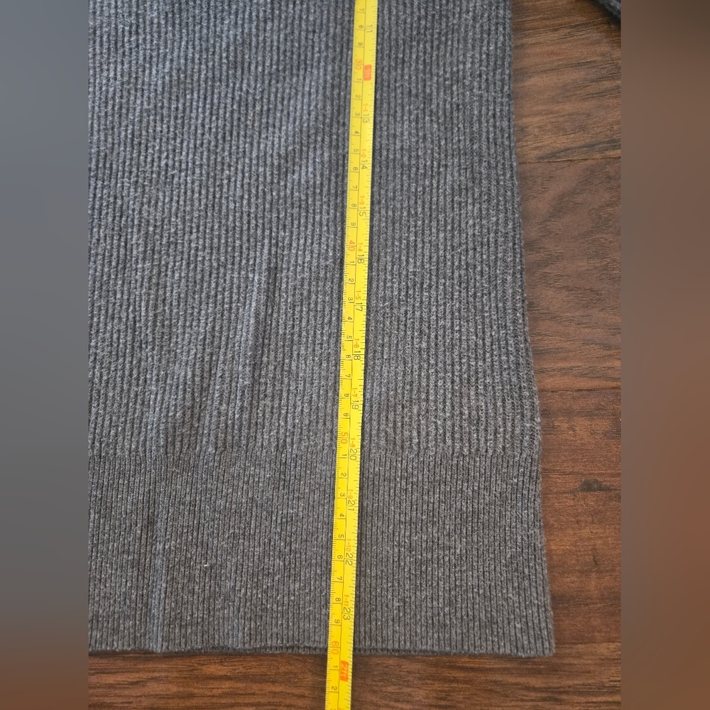 Banana Republic Merino Wool Blend Ribbed Crew Neck Long Sleeve Sweater - Picture 7 of 9